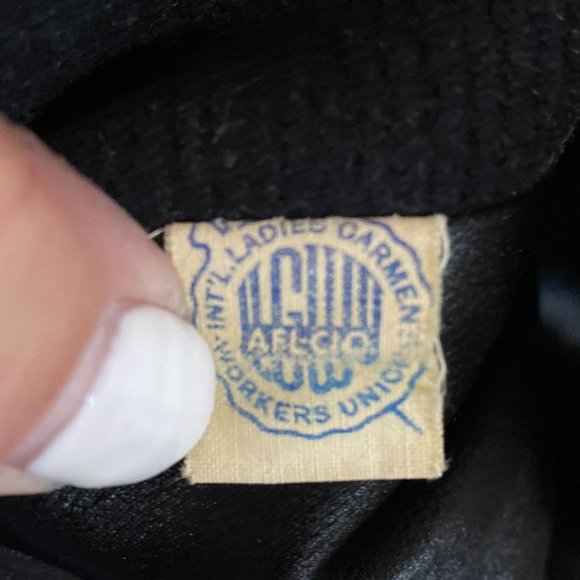 Vintage Famous Barr Black Coat from Parkmoor NY with Fur Collar - Picture 10 of 10